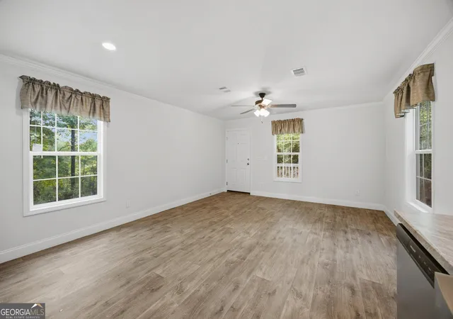 Photo 3 of Sale Pending at 516 Lee Joan Dr, Dalton, GA 30721 | MLS# 10852142 | Listing updated on 2026-10-05