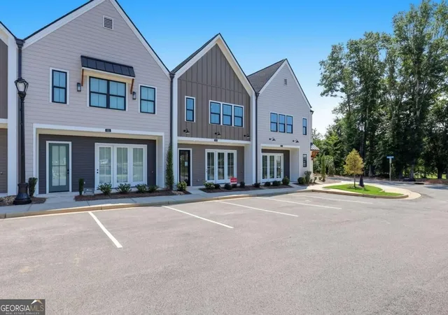 Photo 2 of Townhouse for sale at 297 Orchid St, Braselton, GA 30517 | MLS# 10847370 | Listing updated on 2026-10-07