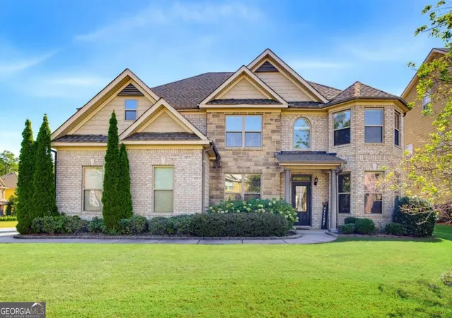 Photo 1 of Single family home for sale at 262 Fairway Dr, Acworth, GA 30101 | MLS# 10846890 | Listing updated on 2026-10-13