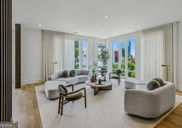 Listing Photo 5 - Condo for sale in building located at 1301 Peachtree St Ne, Atlanta, GA 30309 - Unit #4L