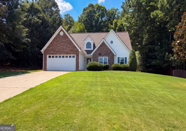 Photo 1 of Single family home for sale at 567 Deadwood Trl, Locust Grove, GA 30248 | MLS# 10832280 | Listing updated on 2026-10-03