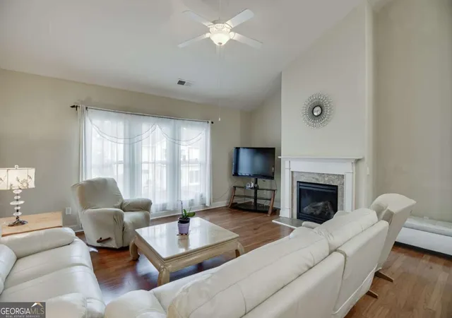 Photo 3 of Single family home for sale at 1560 Woodall Tr, Alpharetta, GA 30004 | MLS# 10853021 | Listing updated on 2026-09-25