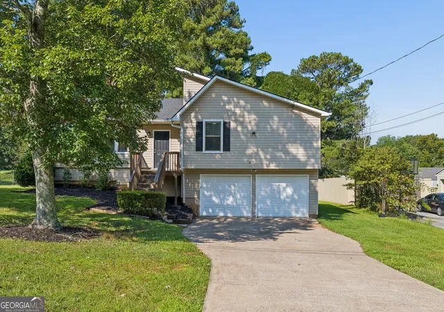 Photo 1 of Single family home for sale at 1015 Malibu Dr, Marietta, GA 30066 | MLS# 10838891 | Listing updated on 2026-09-18