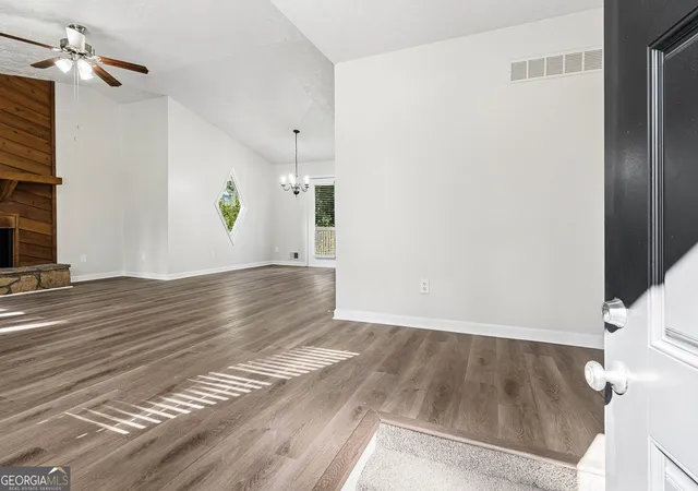 Photo 3 of Single family home for sale at 1015 Malibu Dr, Marietta, GA 30066 | MLS# 10838891 | Listing updated on 2026-09-18