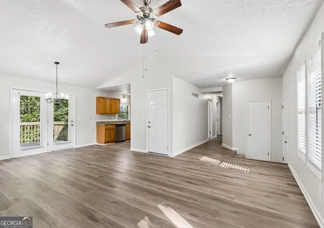 Photo 4 of Single family home for sale at 1015 Malibu Dr, Marietta, GA 30066 | MLS# 10838891 | Listing updated on 2026-09-18