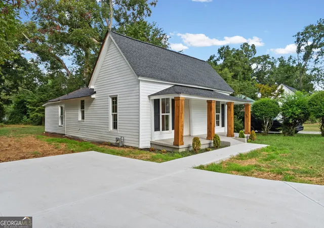 Photo 2 of Single family home for sale at 415 N 15th Street, Griffin, GA 30223 | MLS# 10846626 | Listing updated on 2026-10-03