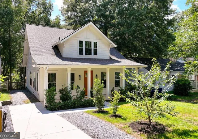 Photo 3 of Single family home for sale at 796 Beechwood Ave Sw, Atlanta, GA 30310 | MLS# 10844043 | Listing updated on 2026-09-25