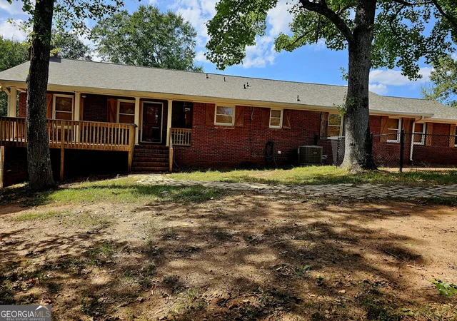 Photo 3 of Single family home for sale at 100 Dolly Nixon Rd, Senoia, GA 30276 | MLS# 10849610 | Listing updated on 2026-10-03