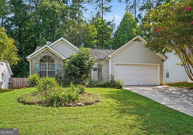 Photo 3 of Single family home for sale at 834 Sweetwater Way, Mcdonough, GA 30253 | MLS# 10841931 | Listing updated on 2026-09-08