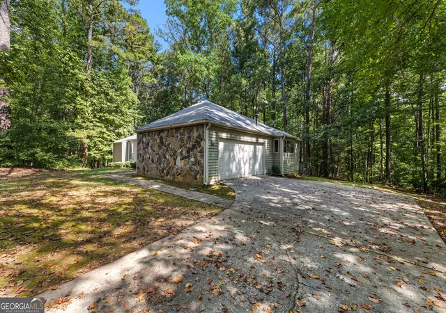 Photo 2 of Single family home for sale at 165 Felton Ct, Fayetteville, GA 30214 | MLS# 10784152 | Listing updated on 2026-09-19