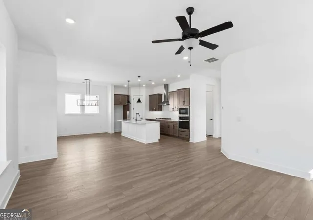 Photo 4 of Single family home for sale at 1331 Autumn Lake Dr SW, Gainesville, GA 30504 | MLS# 10850287 | Listing updated on 2026-09-22
