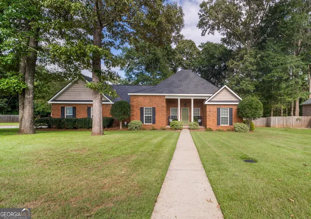 Photo 1 of Single family home for sale at 301 Hunts Landing Dr, Kathleen, GA 31047 | MLS# 10844876 | Listing updated on 2026-09-12