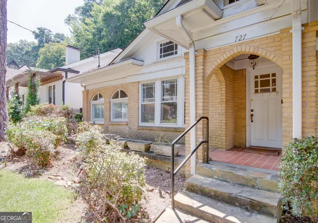 Photo 3 of Single family home for sale at 727 Yorkshire Rd NE, Atlanta, GA 30306 | MLS# 10843642 | Listing updated on 2026-09-10