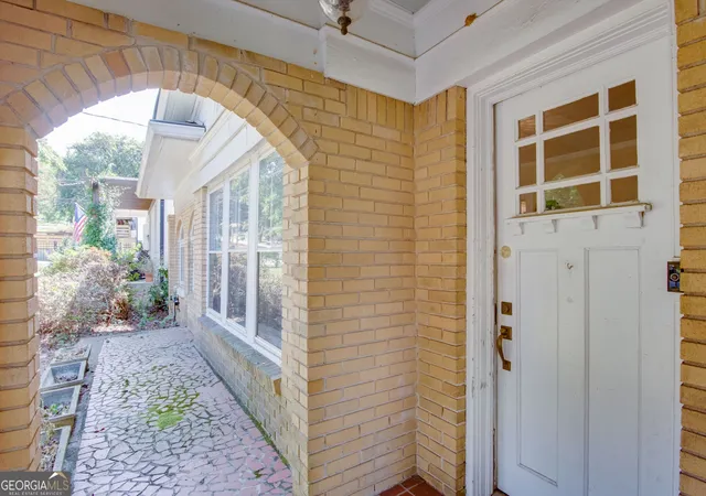Photo 4 of Single family home for sale at 727 Yorkshire Rd NE, Atlanta, GA 30306 | MLS# 10843642 | Listing updated on 2026-09-10