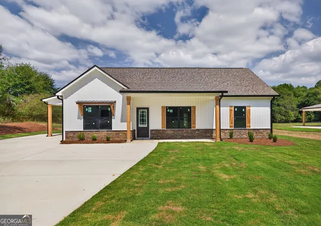 Photo 2 of Sale Pending at 65 Wieuca Way, Cedartown, GA 30125 | MLS# 10848655 | Listing updated on 2026-10-16