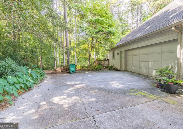 Photo 3 of Single family home for sale at 1704 Heritage Way, Stone Mountain, GA 30087 | MLS# 10841073 | Listing updated on 2026-09-22