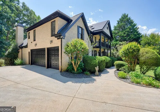Photo 4 of Single family home for sale at 110 Ridge View Dr, Ball Ground, GA 30107 | MLS# 10813895 | Listing updated on 2026-09-23
