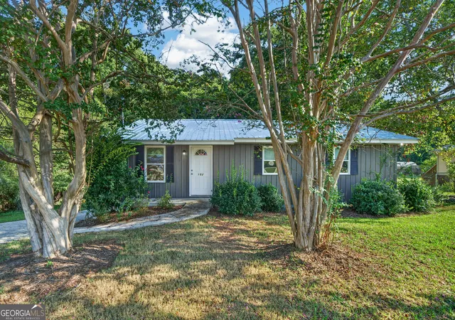 Photo 1 of Single family home for sale at 152 Allen Memorial Dr Sw, Milledgeville, GA 31061 | MLS# 10848980 | Listing updated on 2026-10-02