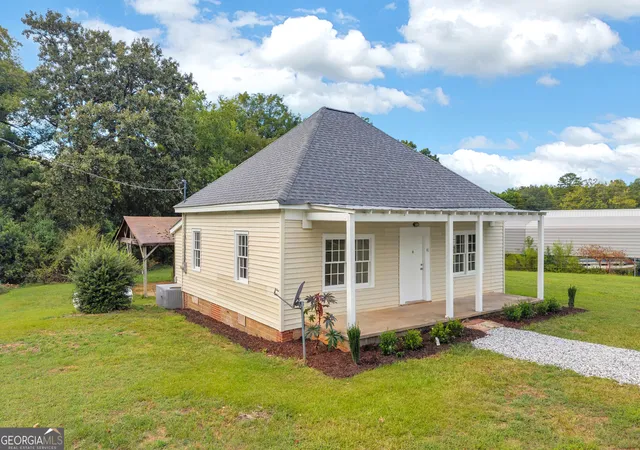 Photo 3 of Sale Pending at 91 Sunset Dr, Hartwell, GA 30643 | MLS# 10852239 | Listing updated on 2026-09-30