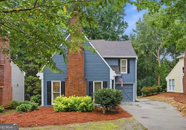 Photo 1 of Single family home for sale at 414 Roswell Green Ln, Roswell, GA 30075 | MLS# 10838559 | Listing updated on 2026-09-28