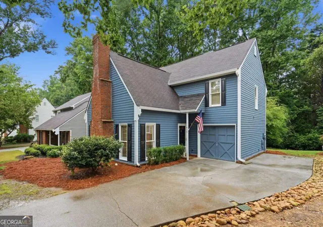 Photo 2 of Single family home for sale at 414 Roswell Green Ln, Roswell, GA 30075 | MLS# 10838559 | Listing updated on 2026-09-28