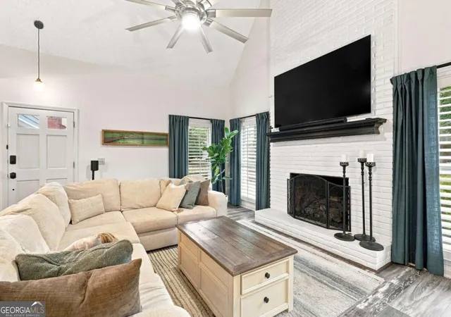 Photo 3 of Single family home for sale at 414 Roswell Green Ln, Roswell, GA 30075 | MLS# 10838559 | Listing updated on 2026-09-28