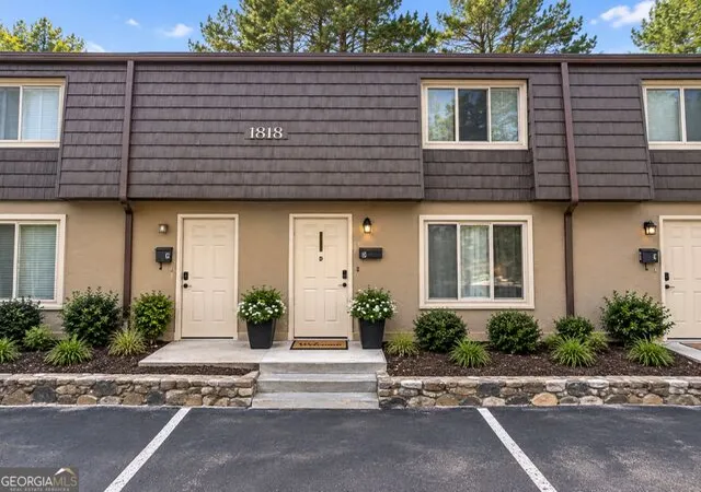 Photo 1 of Condo for sale at 1818 Ashborough Cir Se #D, Marietta, GA 30067 | MLS# 10826629 | Listing updated on 2026-09-10
