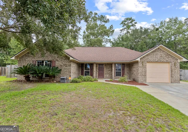 Photo 1 of Single family home for sale at 1010 Canton Ct, Hinesville, GA 31313 | MLS# 10845884 | Listing updated on 2026-09-28