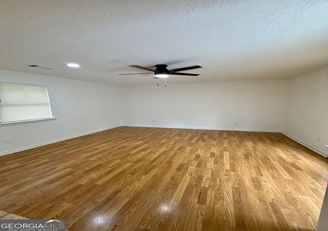 Photo 4 of Sale Pending at 108 Hilltop Cir, Stockbridge, GA 30281 | MLS# 10838008 | Listing updated on 2026-10-30