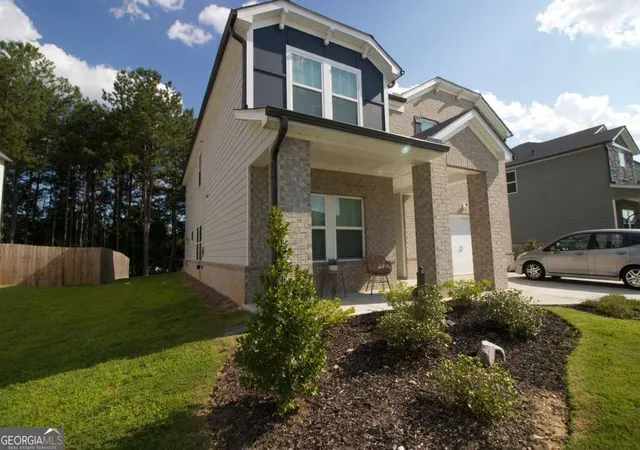Photo 2 of Single family home for sale at 4211 Dean Grv Way, Loganville, GA 30052 | MLS# 10844883 | Listing updated on 2026-09-25