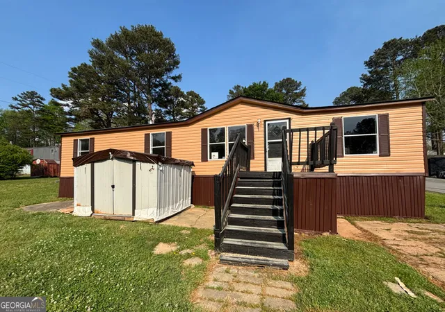 Photo 1 of Manufactured home for sale at 17 Club Cir, Ellenwood, GA 30294 | MLS# 10837251 | Listing updated on 2026-09-15