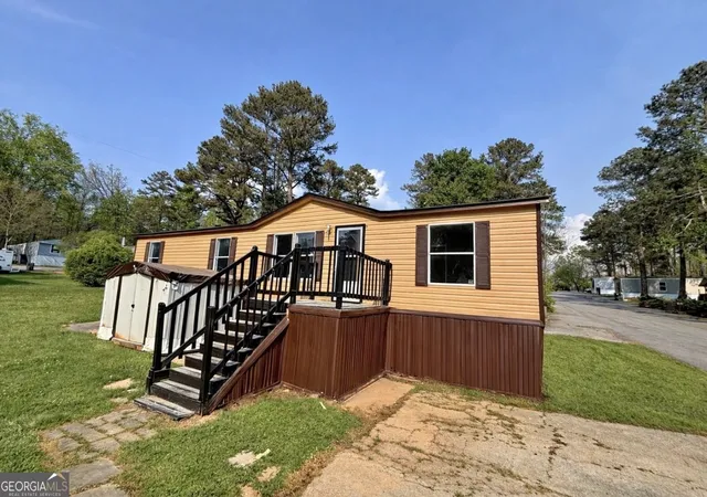 Photo 2 of Manufactured home for sale at 17 Club Cir, Ellenwood, GA 30294 | MLS# 10837251 | Listing updated on 2026-09-15
