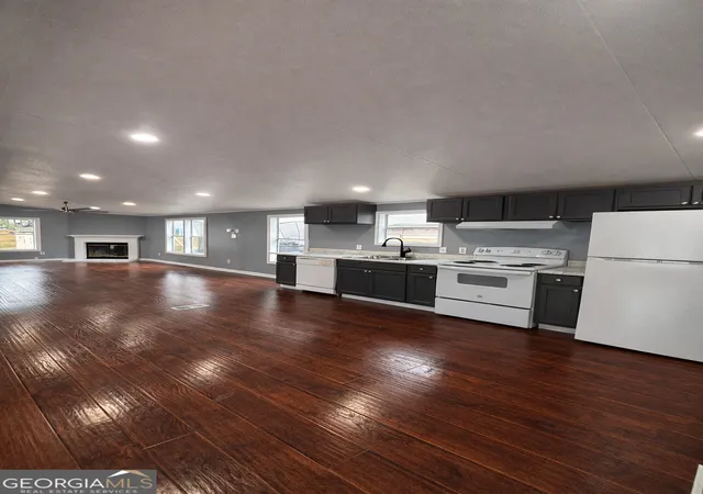 Photo 3 of Manufactured home for sale at 17 Club Cir, Ellenwood, GA 30294 | MLS# 10837251 | Listing updated on 2026-09-15