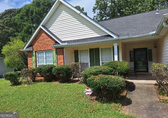 Photo 2 of Single family home for sale at 506 Fieldgreen Dr, Jonesboro, GA 30238 | MLS# 10851201 | Listing updated on 2026-10-28