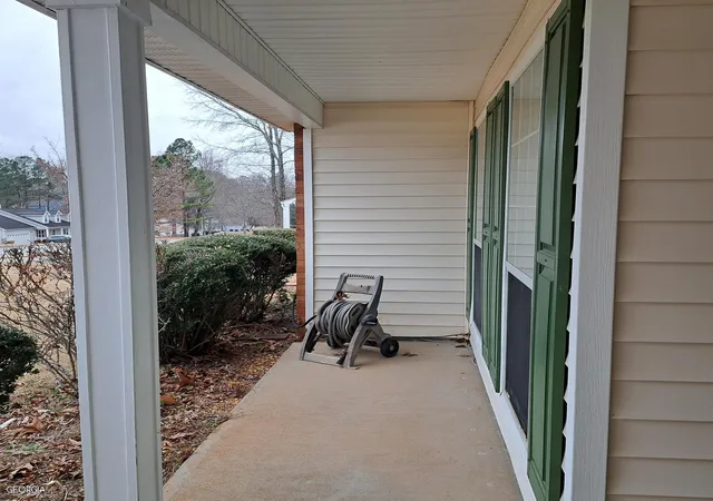 Photo 3 of Single family home for sale at 506 Fieldgreen Dr, Jonesboro, GA 30238 | MLS# 10851201 | Listing updated on 2026-10-28