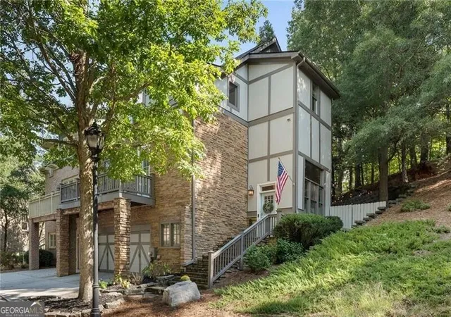 Photo 2 of Townhouse for sale at 1677 Duncan Dr Nw, Atlanta, GA 30318 | MLS# 10843284 | Listing updated on 2026-09-10
