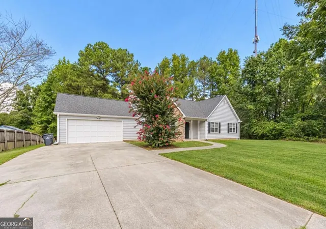 Photo 3 of Single family home for sale at 660 Tribble Crk Dr, Grayson, GA 30017 | MLS# 10842160 | Listing updated on 2026-09-09