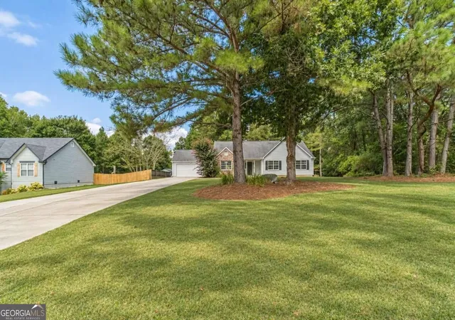 Photo 3 of Single family home for sale at 660 Tribble Crk Dr, Grayson, GA 30017 | MLS# 10842160 | Listing updated on 2026-09-09