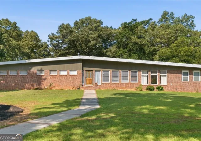 Photo 1 of Single family home for sale at 1960 County Road 102, Cedar Bluff, AL 35959 | MLS# 10802127 | Listing updated on 2026-09-24