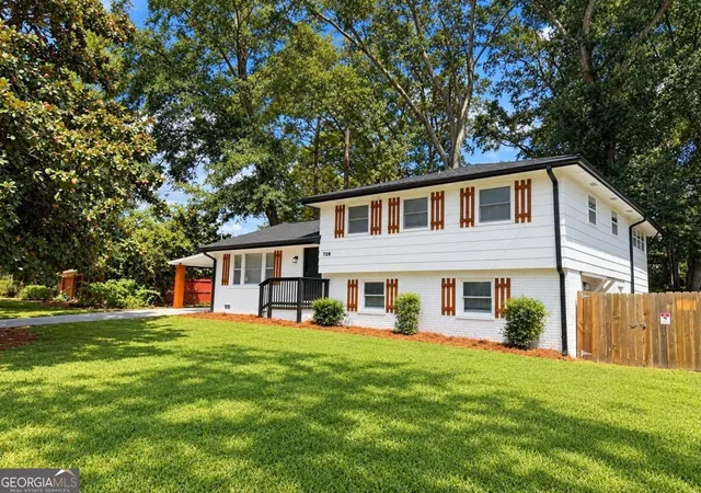 Photo 2 of Single family home for sale at 728 S Carter Dr, Jonesboro, GA 30236 | MLS# 10870044 | Listing updated on 2026-10-28
