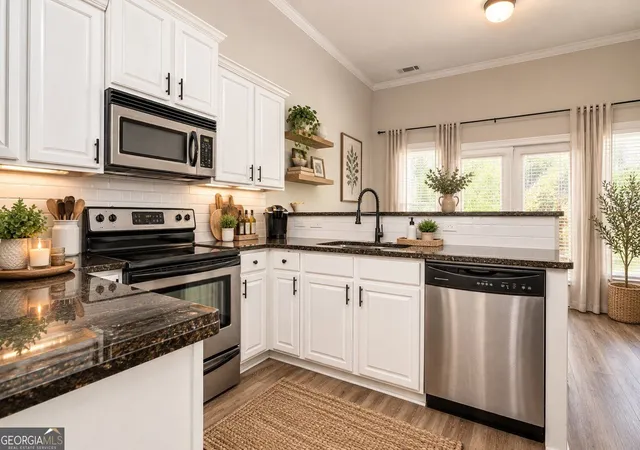 Photo 4 of Townhouse for sale at 1761 Liberty Pkwy NW, Atlanta, GA 30318 | MLS# 10848390 | Listing updated on 2026-10-24