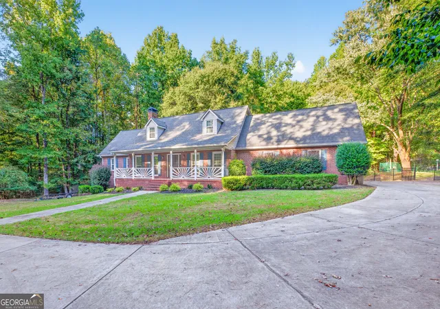 Photo 2 of Single family home for sale at 94 Deer Crk Trl, Hoschton, GA 30548 | MLS# 10839741 | Listing updated on 2026-10-04