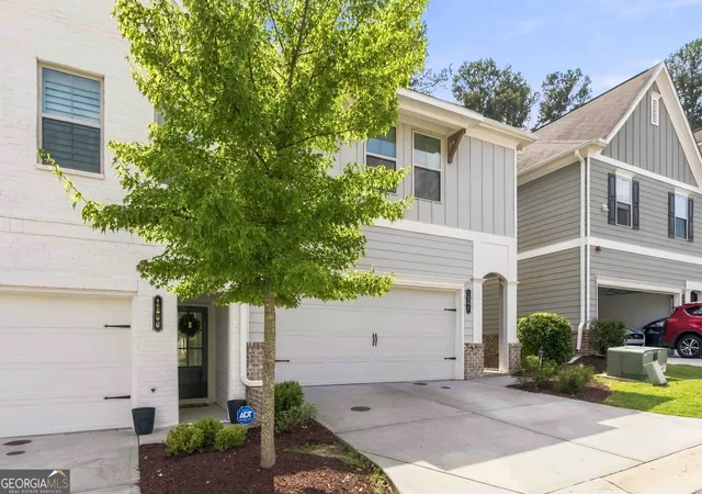 Photo 3 of Townhouse for sale at 1256 Herty Dr, Marietta, GA 30062 | MLS# 10848571 | Listing updated on 2026-10-16