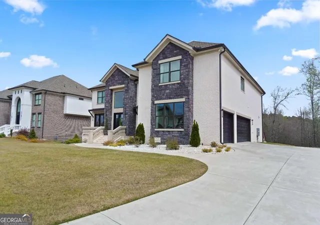 Photo 2 of Single family home for sale at 2952 Waterford Dr Sw, Conyers, GA 30094 | MLS# 10847588 | Listing updated on 2026-09-17