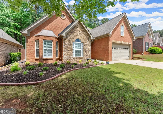 Photo 3 of Single family home for sale at 2110 Retreat Hvn Ln, Dacula, GA 30019 | MLS# 10846312 | Listing updated on 2026-09-30