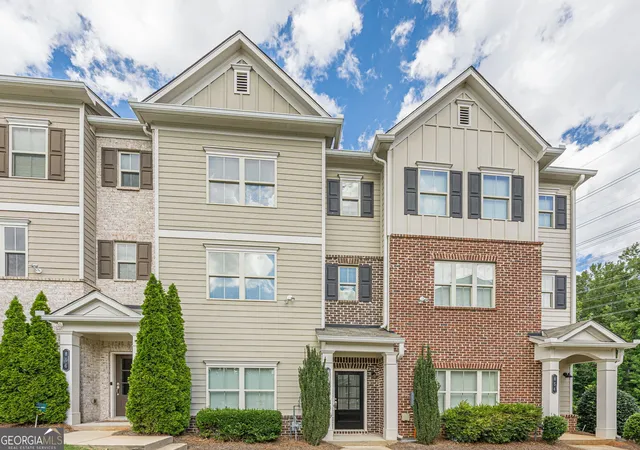 Townhouse for sale at 850 Caldwell Cir, Marietta, GA 30060 | MLS# 10844413