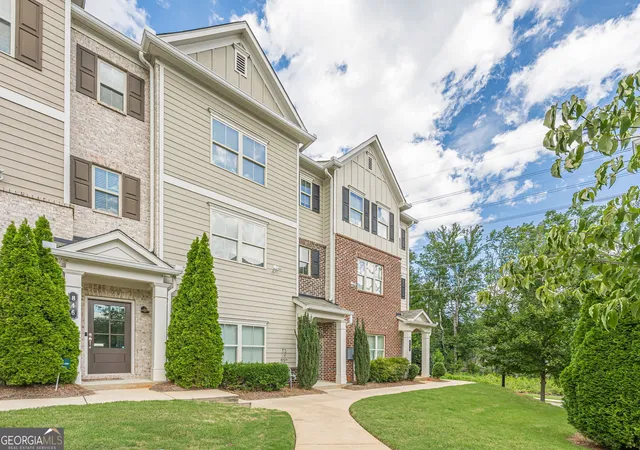Photo 2 of Townhouse for sale at 850 Caldwell Cir, Marietta, GA 30060 | MLS# 10844413 | Listing updated on 2026-09-11