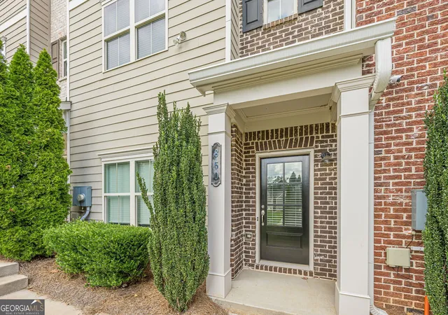 Photo 3 of Townhouse for sale at 850 Caldwell Cir, Marietta, GA 30060 | MLS# 10844413 | Listing updated on 2026-09-11