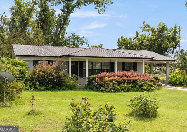Photo 1 of Single family home for sale at 27 Patricia Ln, Hazlehurst, GA 31539 | MLS# 10848368 | Listing updated on 2026-10-05
