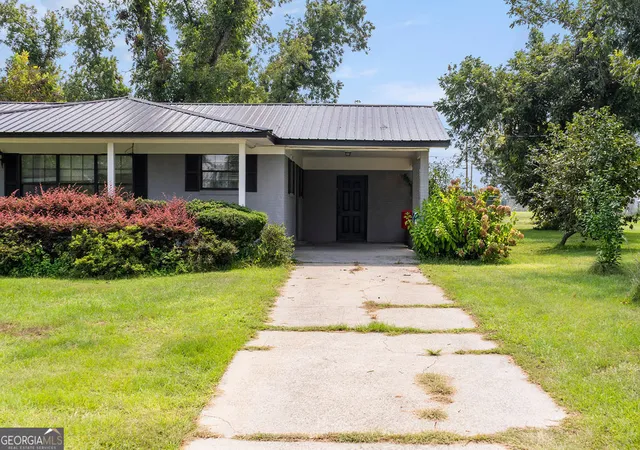 Photo 2 of Single family home for sale at 27 Patricia Ln, Hazlehurst, GA 31539 | MLS# 10848368 | Listing updated on 2026-10-05